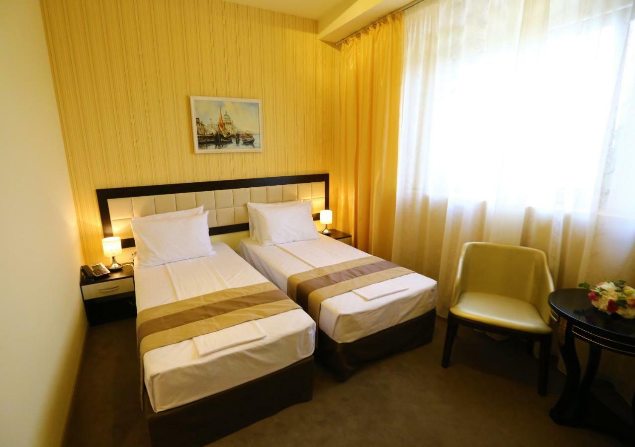 Best Western Plus Briston Otopeni Bilik gambar