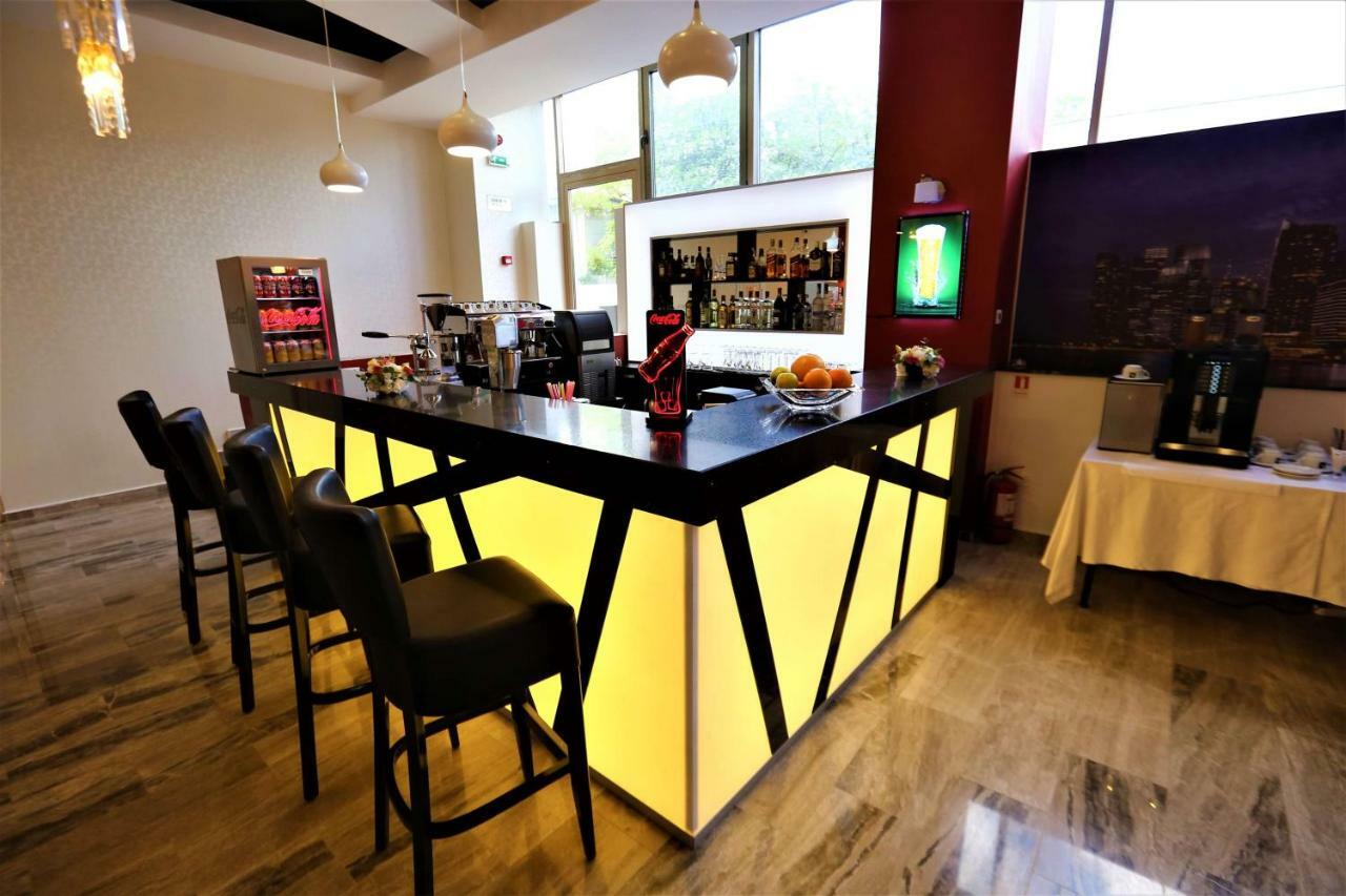 Best Western Plus Briston Otopeni Luaran gambar