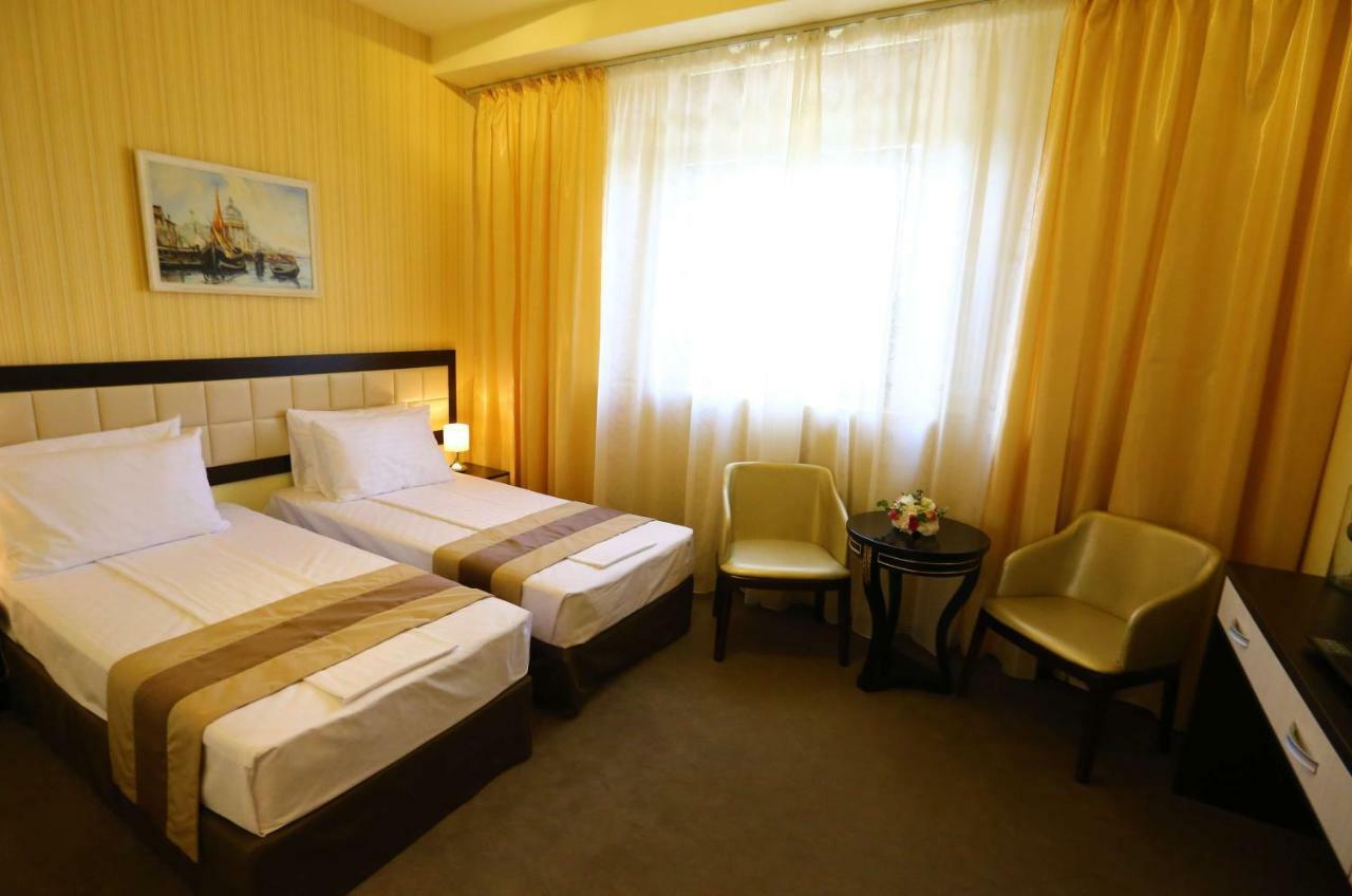 Best Western Plus Briston Otopeni Luaran gambar